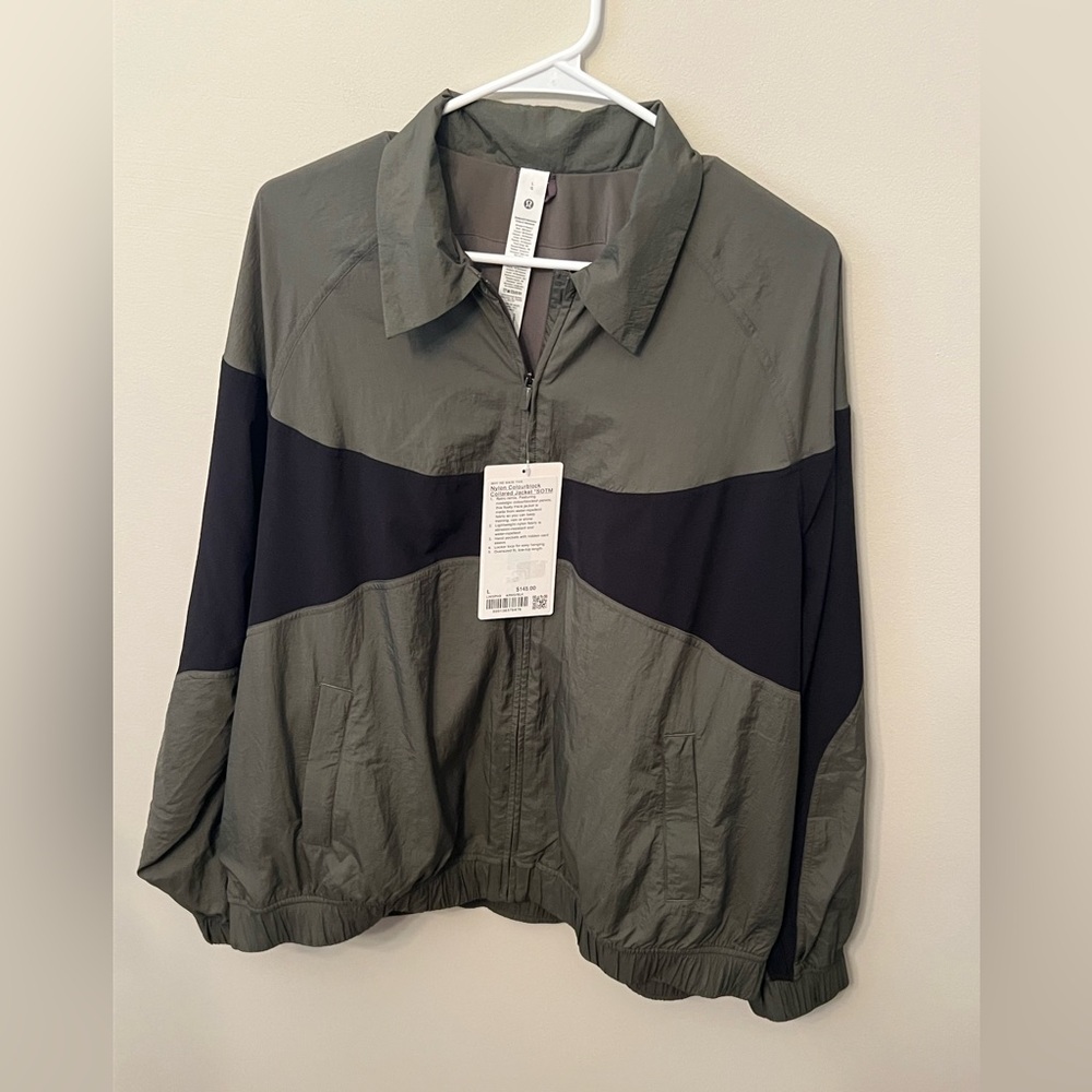 307. NWT Lululemon Nylon Colorblock Windbreaker and RainJacket Combo, size L